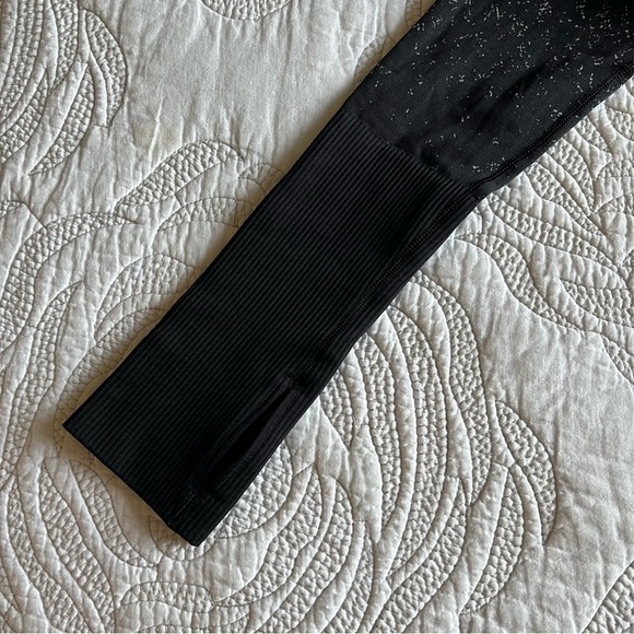 Lululemon - Rest Less Cropped 1/2 Zip - Herringbone Fade Black / White - Picture 8 of 11